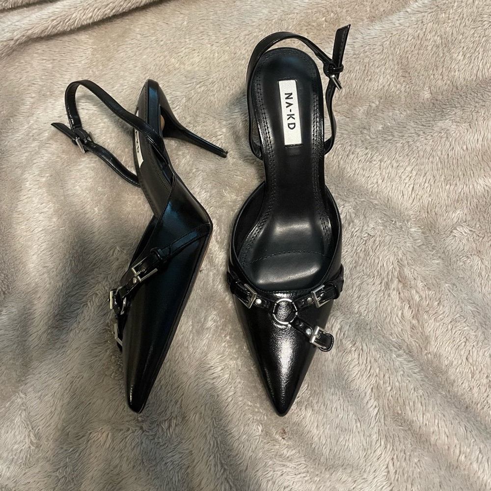 Buckle Detail Pumps with slingback - Picture 2 of 3